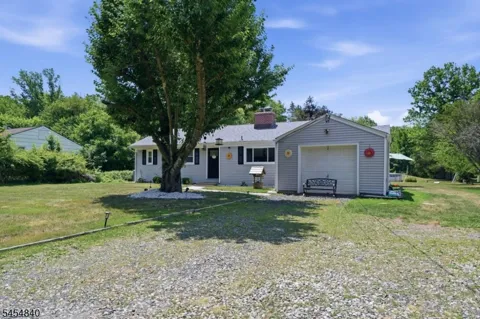 728 Mill Ln