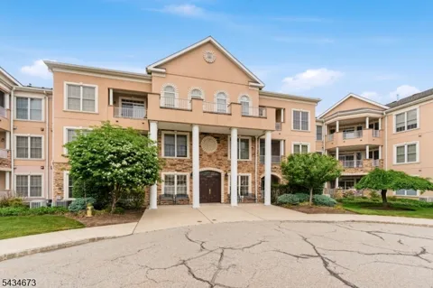 1328 Hamilton Dr