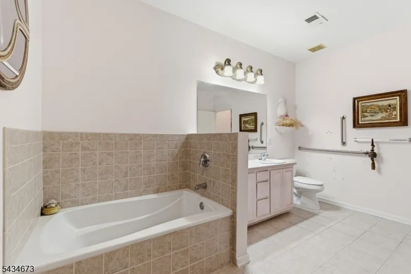 1328 Hamilton Dr Rockaway, NJ 07866