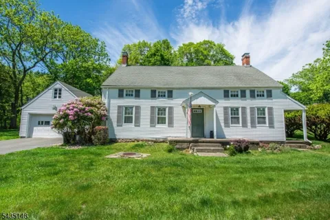 34 Unneberg Ave