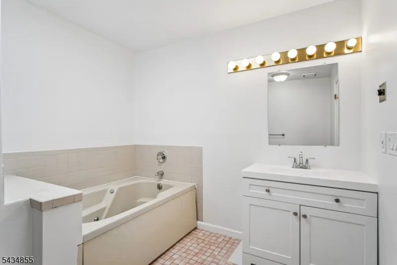 304 Heights Dr Haledon, NJ 07508
