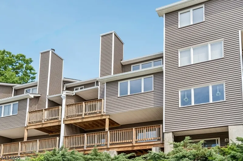 304 Heights Dr Haledon, NJ 07508