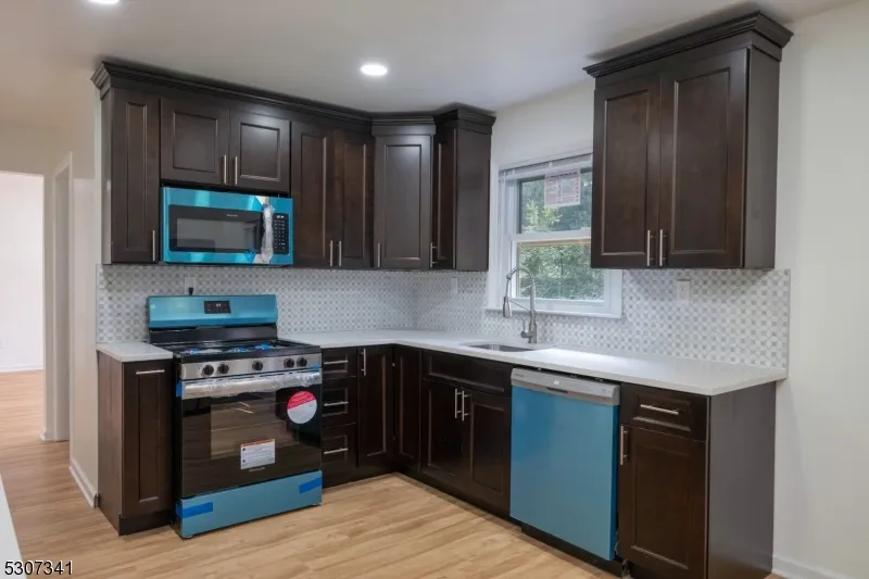 20 Whitewood Dr Parsippany-Troy Hills, NJ 07950