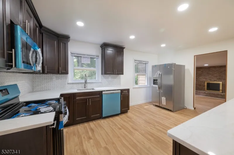 20 Whitewood Dr Parsippany-Troy Hills, NJ 07950