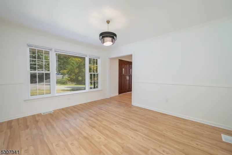 20 Whitewood Dr Parsippany-Troy Hills, NJ 07950