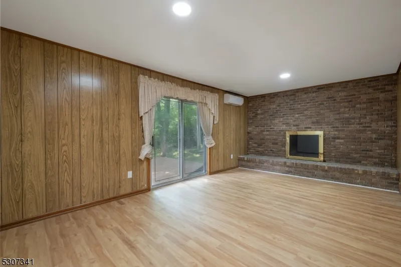 20 Whitewood Dr Parsippany-Troy Hills, NJ 07950