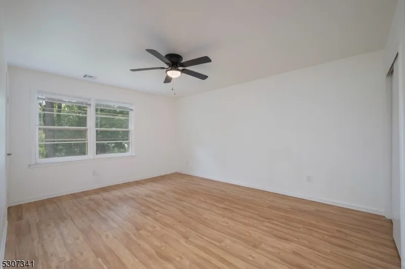 20 Whitewood Dr Parsippany-Troy Hills, NJ 07950