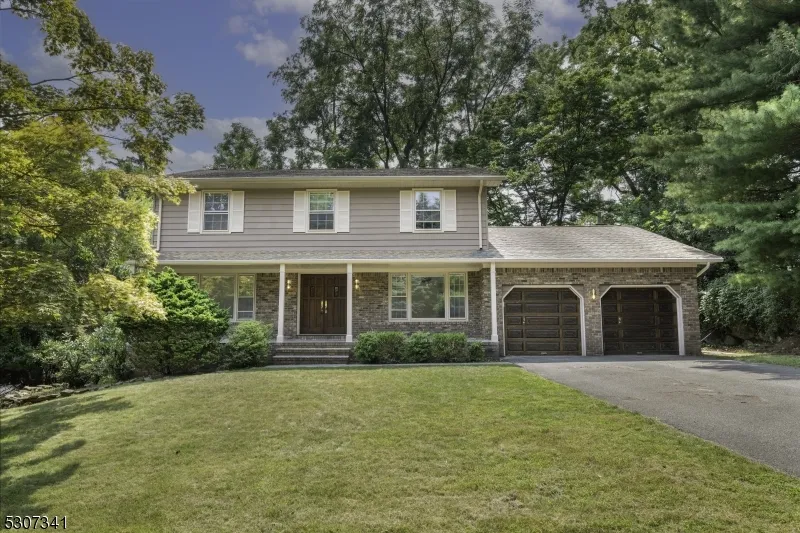 20 Whitewood Dr Parsippany-Troy Hills, NJ 07950