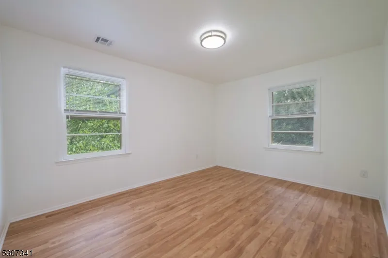 20 Whitewood Dr Parsippany-Troy Hills, NJ 07950