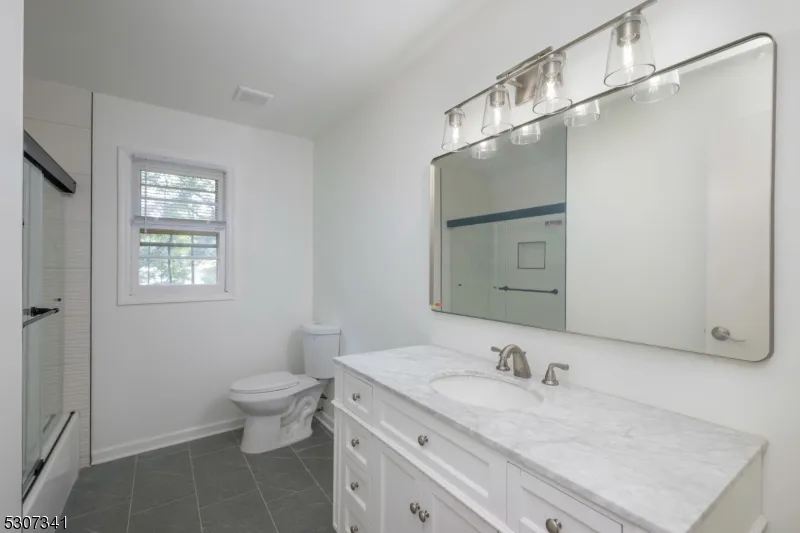 20 Whitewood Dr Parsippany-Troy Hills, NJ 07950