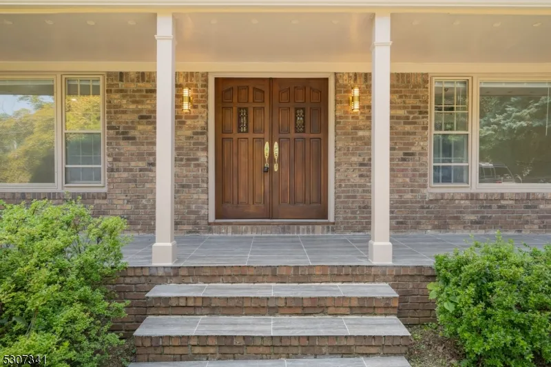 20 Whitewood Dr Parsippany-Troy Hills, NJ 07950
