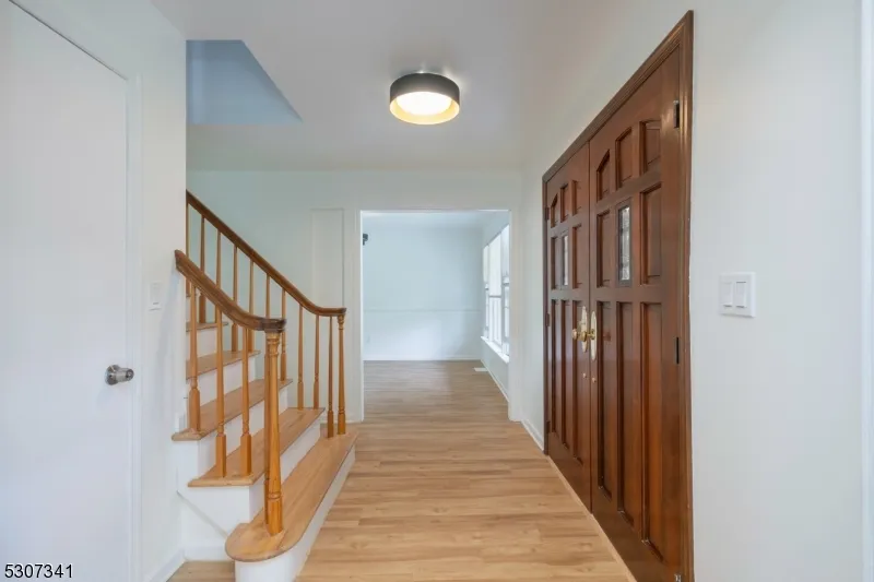 20 Whitewood Dr Parsippany-Troy Hills, NJ 07950