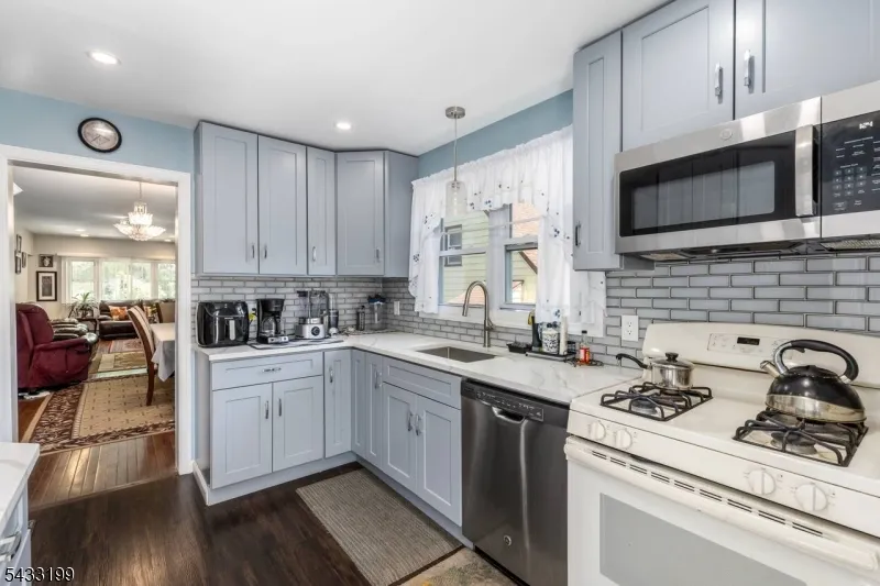 54 Bedford Ave Teaneck, NJ 07666
