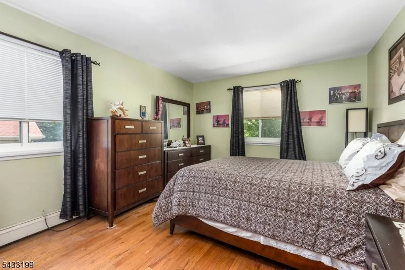54 Bedford Ave Teaneck, NJ 07666