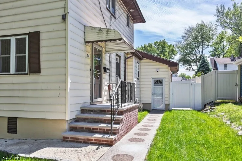 54 Bedford Ave Teaneck, NJ 07666