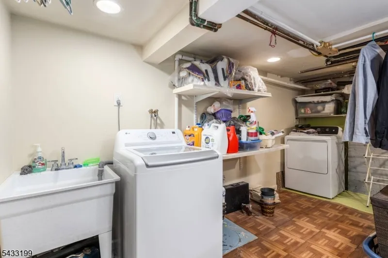 54 Bedford Ave Teaneck, NJ 07666