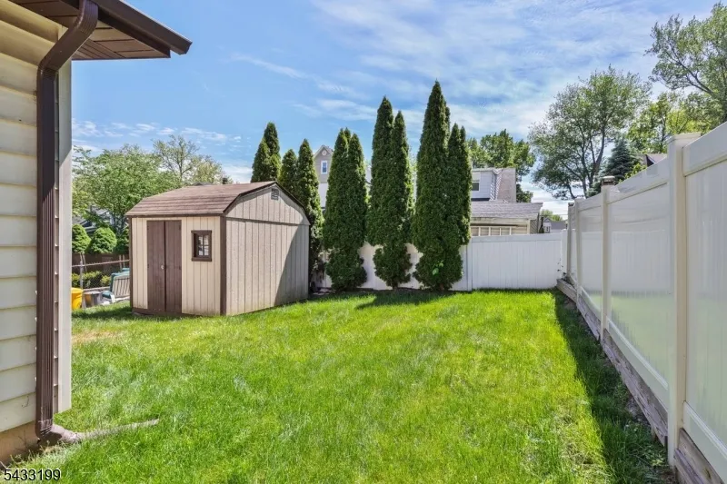 54 Bedford Ave Teaneck, NJ 07666