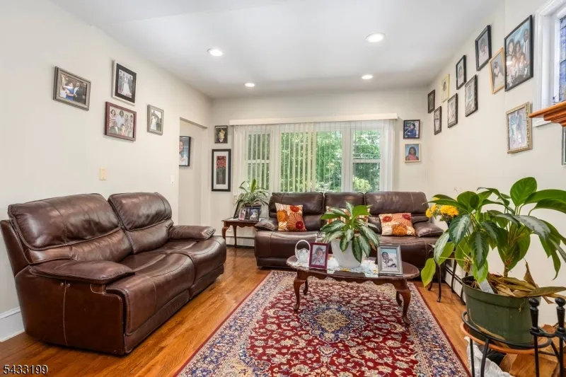 54 Bedford Ave Teaneck, NJ 07666