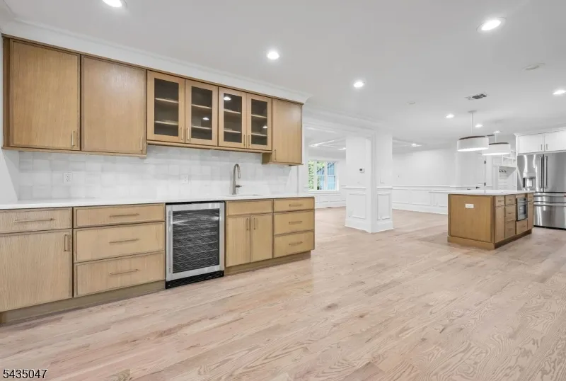 59 Tremont Ter Livingston, NJ 07039