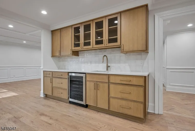 59 Tremont Ter Livingston, NJ 07039