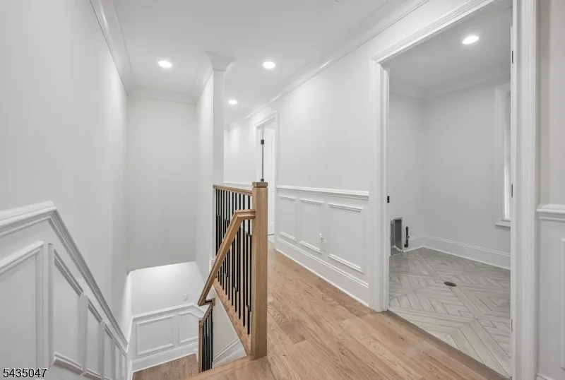 59 Tremont Ter Livingston, NJ 07039