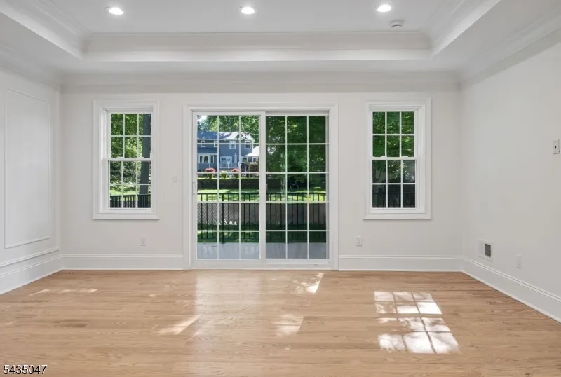 59 Tremont Ter Livingston, NJ 07039