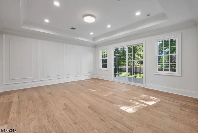 59 Tremont Ter Livingston, NJ 07039
