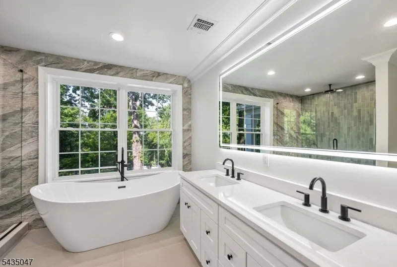 59 Tremont Ter Livingston, NJ 07039