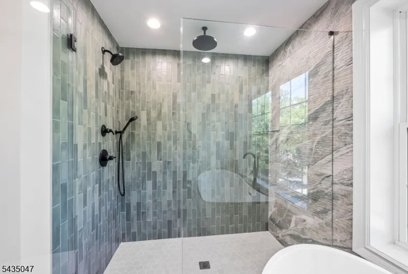 59 Tremont Ter Livingston, NJ 07039