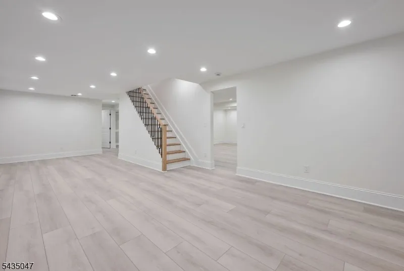 59 Tremont Ter Livingston, NJ 07039