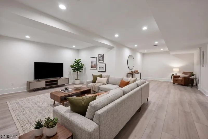 59 Tremont Ter Livingston, NJ 07039