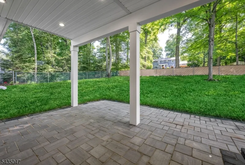 59 Tremont Ter Livingston, NJ 07039