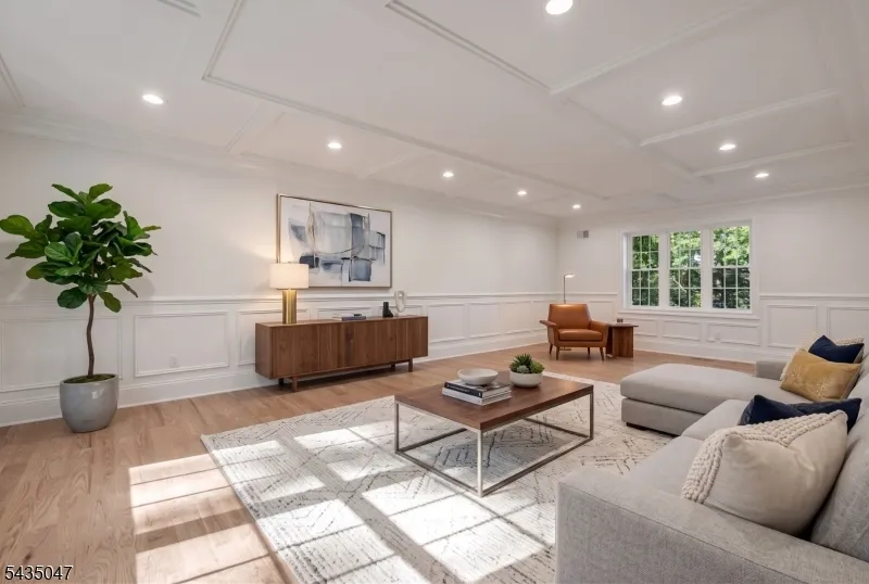 59 Tremont Ter Livingston, NJ 07039