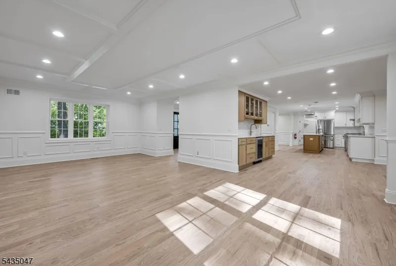59 Tremont Ter Livingston, NJ 07039
