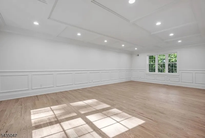 59 Tremont Ter Livingston, NJ 07039