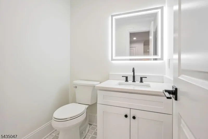 59 Tremont Ter Livingston, NJ 07039