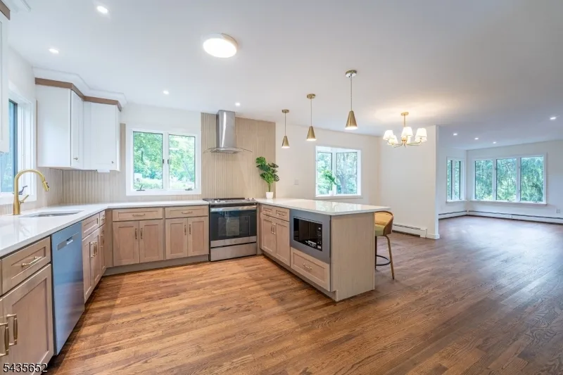 6 Race Street Union, NJ 08867
