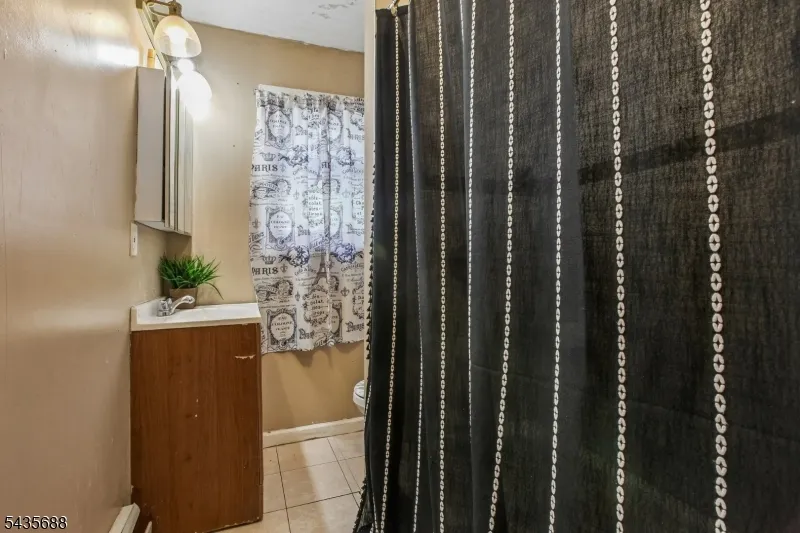268 Halsted St East Orange City, NJ 07018