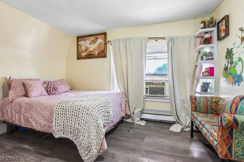 268 Halsted St East Orange City, NJ 07018