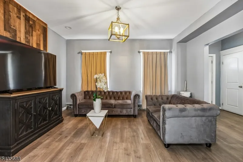 268 Halsted St East Orange City, NJ 07018