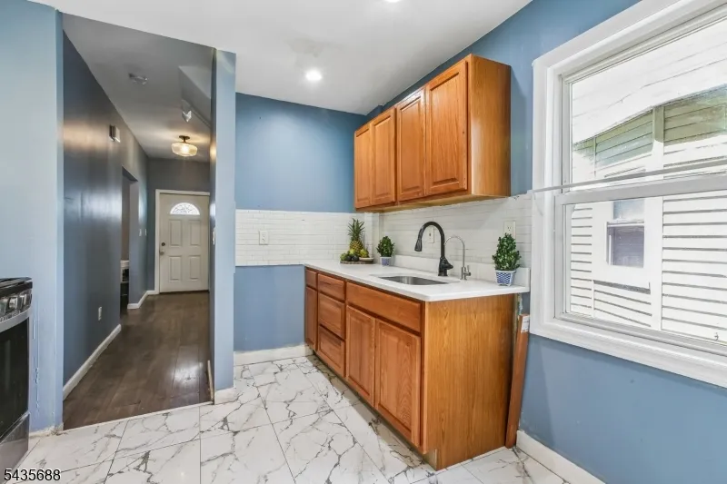 268 Halsted St East Orange City, NJ 07018