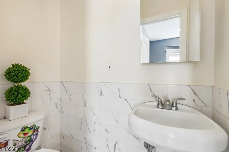 268 Halsted St East Orange City, NJ 07018