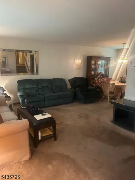 35 Garside Pl Clark, NJ 07066