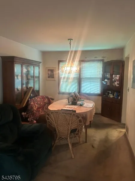 35 Garside Pl Clark, NJ 07066