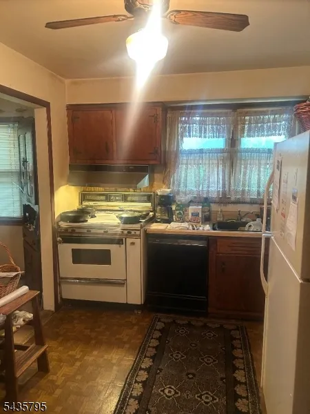 35 Garside Pl Clark, NJ 07066