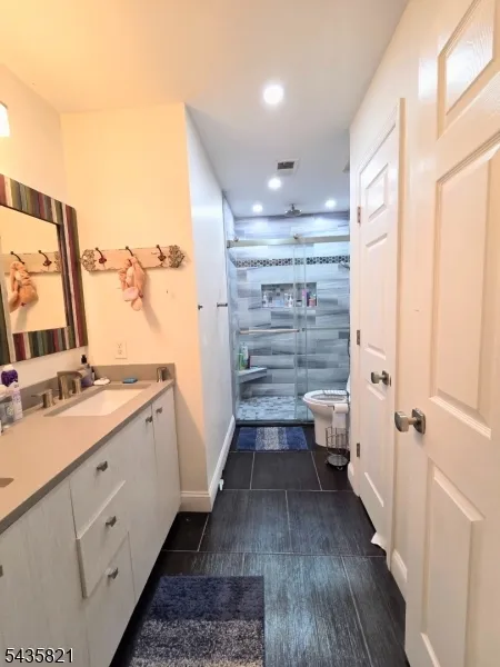 33 Kopak Way Spotswood, NJ 08884
