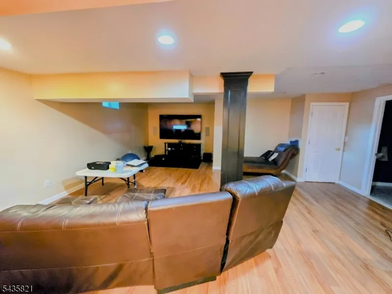 33 Kopak Way Spotswood, NJ 08884