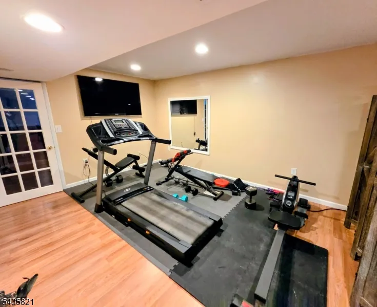 33 Kopak Way Spotswood, NJ 08884