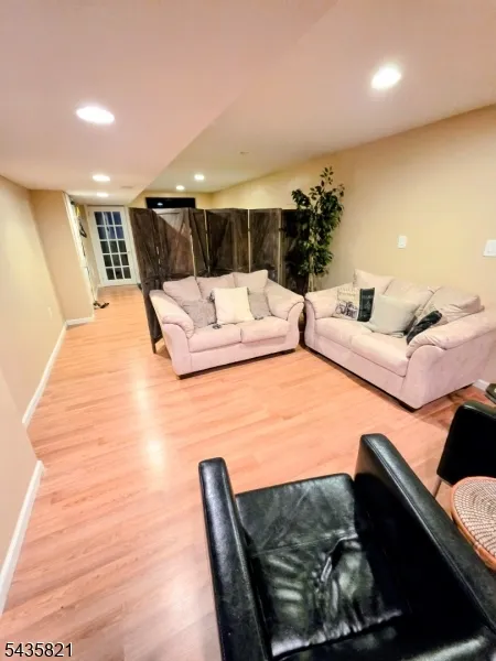 33 Kopak Way Spotswood, NJ 08884