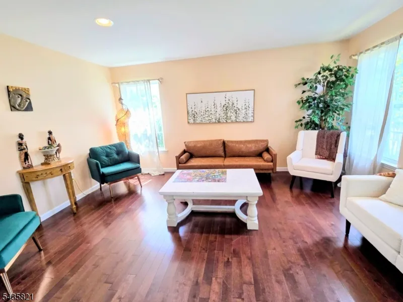 33 Kopak Way Spotswood, NJ 08884